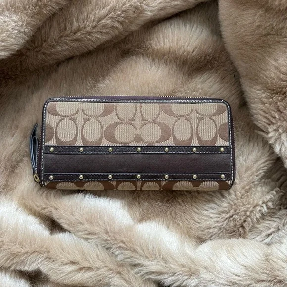 Coach Signature Wallet | Brown Monogram - Picture 2 of 7